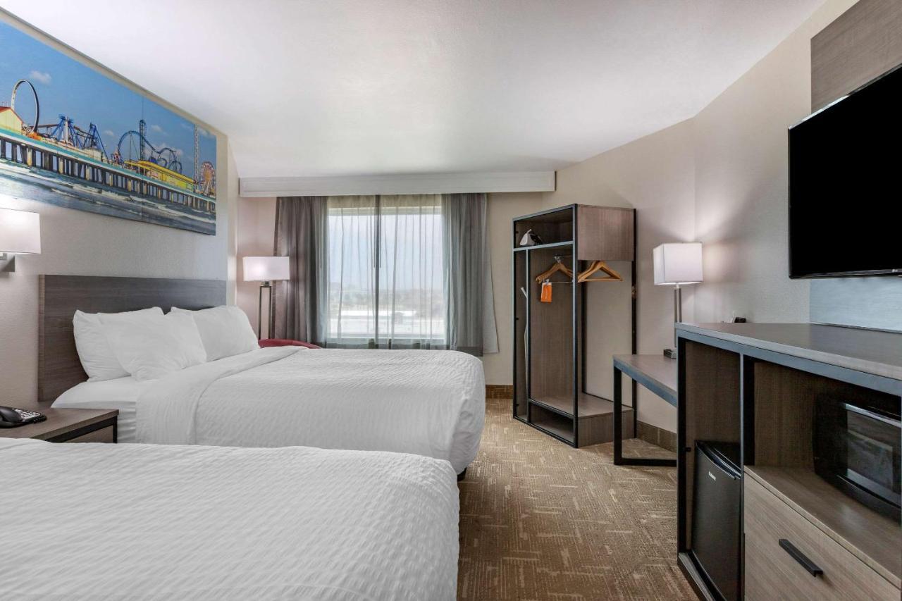 Clarion Pointe Galveston Seawall Екстер'єр фото