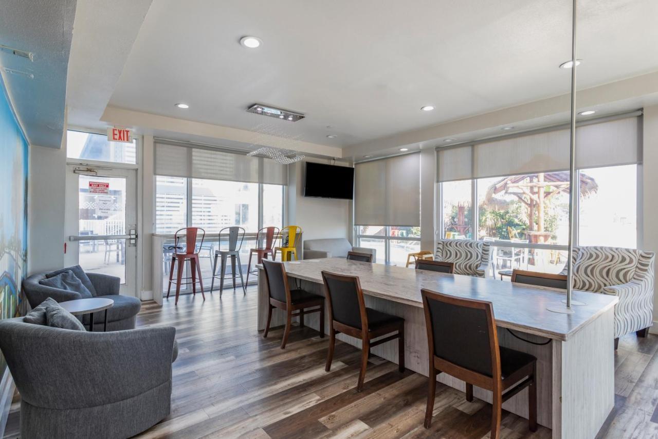 Clarion Pointe Galveston Seawall Екстер'єр фото